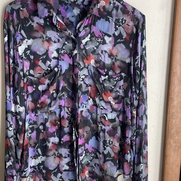 Bella Dahl Full Button Down Hipster Blouse in Evening Floral - Picture 8 of 16